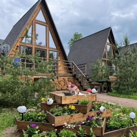 Аренда дома с бассейном «Рай в шалаше» в Светлом Отели рядом с достопримечательностью «Старый дом»