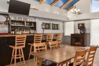 Days Inn & Suites by Wyndham Moncton - bar
