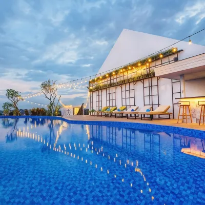 RV Hotel Gianyar Hotel in zona Cascate Tegenungan