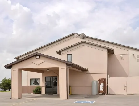 Super 8 by Wyndham Osceola IA