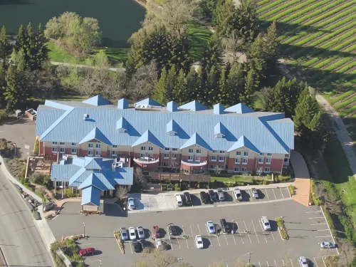 Hilton Garden Inn Sonoma County Airport Hotels in Windsor