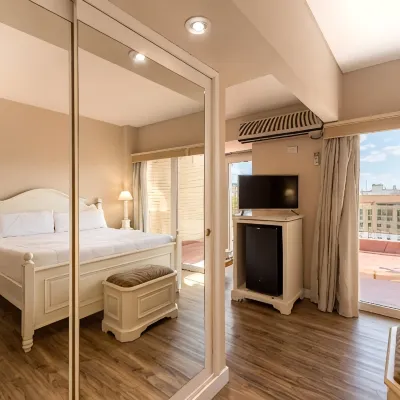 Exe Hotel Colón Các khách sạn gần Nhà hát Colon