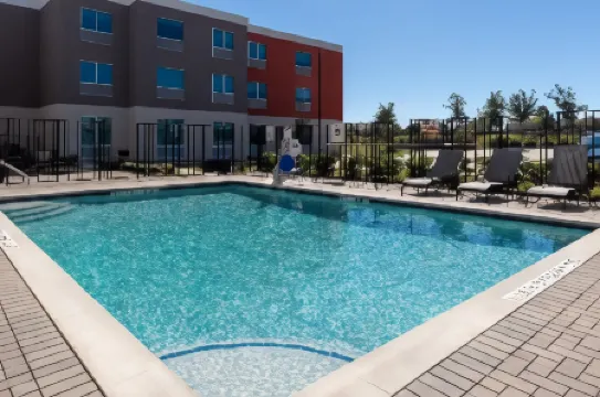 Holiday Inn Express & Suites LEANDER by IHG