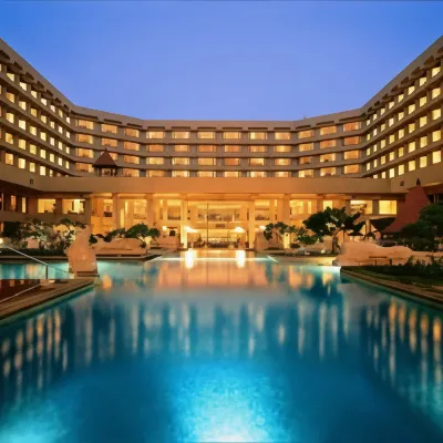 JW Marriott Mumbai Juhu Hotels near Darul Huda Masjid(Deeniyat Maktab)