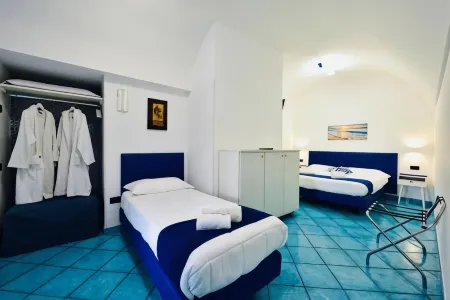 Eden Holiday Отели рядом с достопримечательностью «Piazza centrale minori»