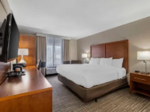 Comfort Inn & Suites Hotels in Dock Junction