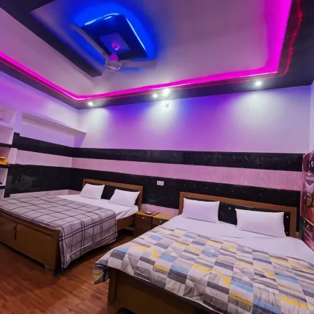 Goroomgo Milan Palace Ayodhya