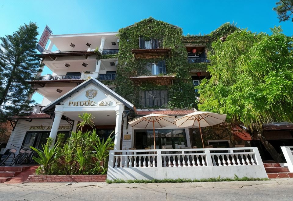 hotel overview picture