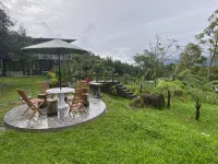 Villa Vive Trawas โรงแรมในพรีเกน