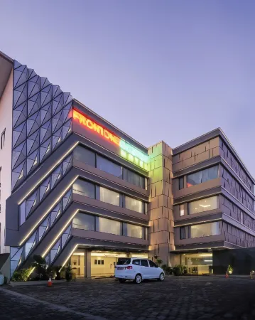 Front One Gosyen Hotel Salatiga Отели в г. Sidomukti