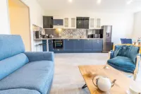 LA BUANDERIE - Large two-bedroom apartment, luxurious appointments! Hotels in Jonzac