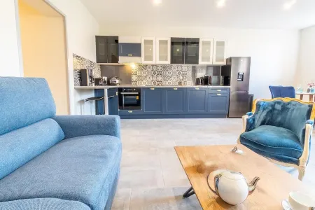 LA BUANDERIE - Large two-bedroom apartment, luxurious appointments! Отели в г. Жонзак