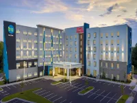 Hampton Inn & Suites Charlotte Airport Lake Pointe Hotels near Revolution Park