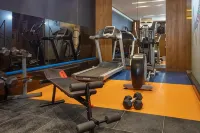 Zibe Luxe Hyderabad by GRT Hotels - С тренажерным залом