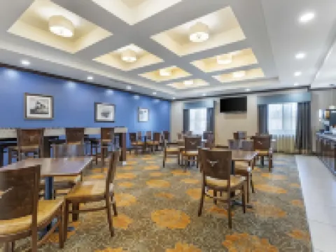 BestWestern Plus Luling Inn Hotels in Luling