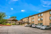 Quality Inn & Suites Lawrence - University Area - Parkering