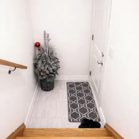 Private, cozy 1 bedroom guest suite  in Oshawa with free parking.