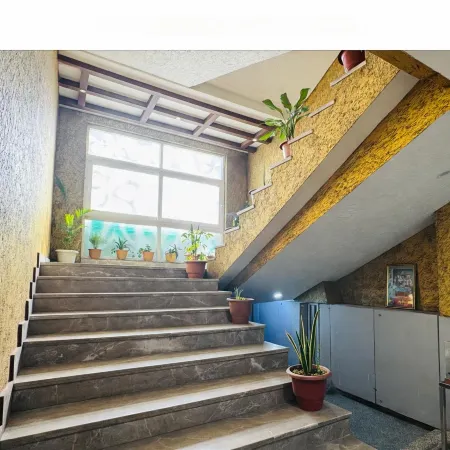 Hotel Shree Sadhna - Vrindavan Chhatikara Road