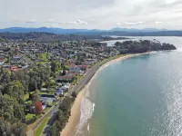 Batemans Bay Studio Escape with Lush Vista Hotels in Batehaven