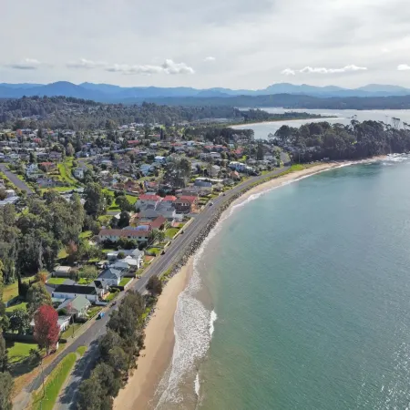 Batemans Bay Studio Escape with Lush Vista