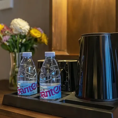 Qingmu Platinum Hotel (Danyang High-Speed Railway Station Wuyue Plaza)