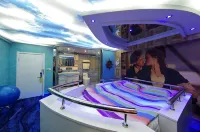 I Do Theme Hotel - Hot Tub
