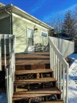 CRAFTSMAN's MAIN FLOOR 2 bd rm- chef's kit- deck