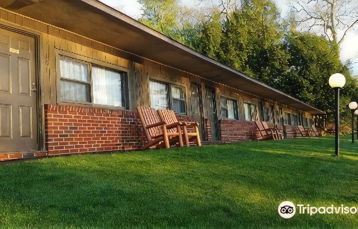 Birch Knoll Motel