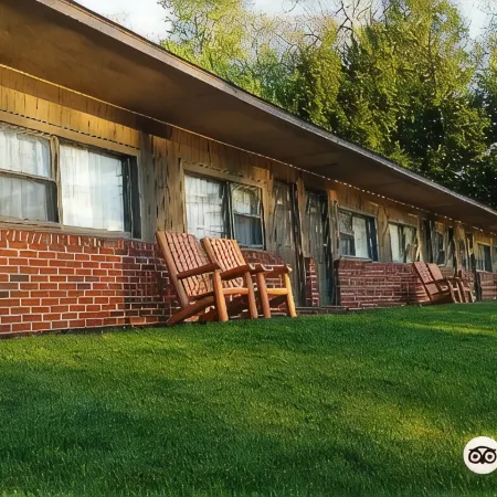 Birch Knoll Motel