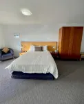 Ocean Beach Hotel