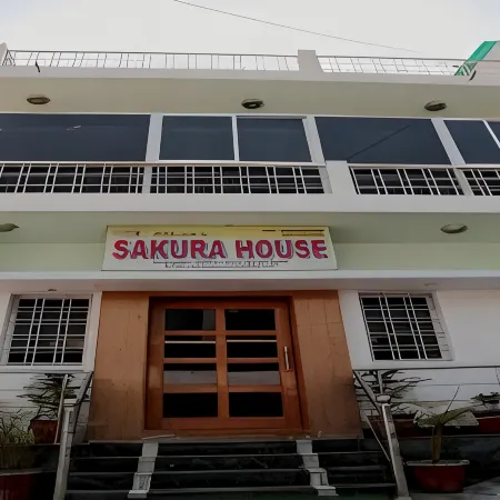 Sakura House