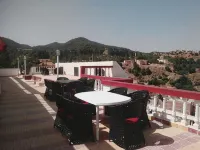 Hotel Ain Leuh - ที่มีสระว่ายน้ำ