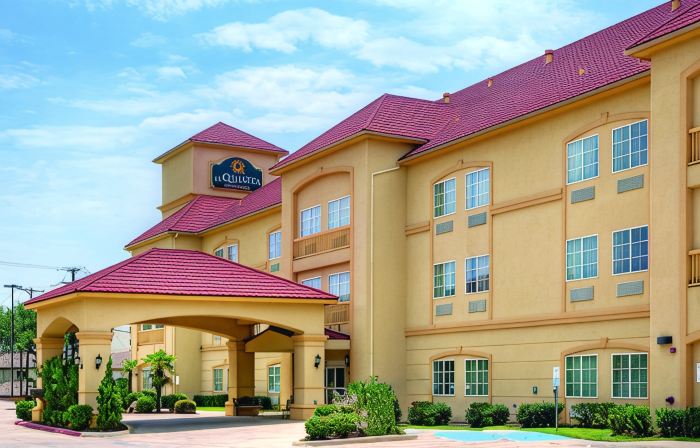 La Quinta Inn & Suites by Wyndham Cleburne