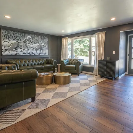 Spacious 4BR, 2BA Home Just Steps from Lambeau Field - Prime Location!
