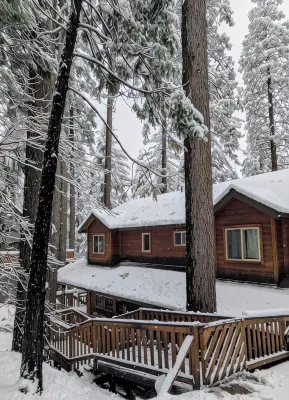 Charming 4-bedroom "Pine Hill Home" in Arnold near Big Trees Park & Bear Valley