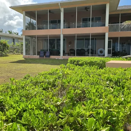 Northern Lights # 9 Spacious 3 Bd/3+ Bath Beachfront on Snorklers Paradise