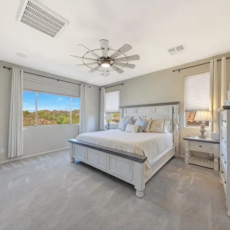 "Spacious 5Br Estrella Home, Pool Table, Heated Pool & Spa / Family & Groups"