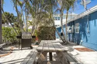 Explore Manasota Key, Walk to beach, bikes, kayaks in charming 1-bedroom cottage - 비치