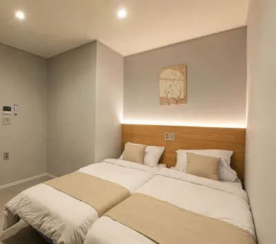Lime Stay Myeongdong Hotels near إتايوان