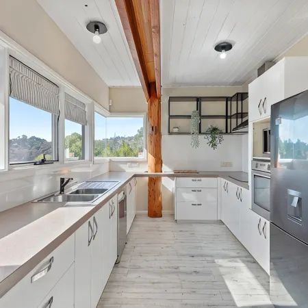 Mountain view house Отели рядом с достопримечательностью «Река Тамар»