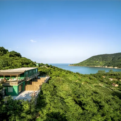 Qingdao Wusheng·Kangaroo Cliff Seaview Homestay (Qingshan Fishing Village, Laoshan Scenic Area) Hotels near Laoshan Mountain