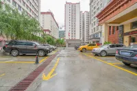 Rezen Jundun Hotel (Ganzi Danba) - Parkplatz