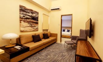 One Central Hotel & Suites