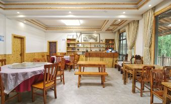 Changxing Xingxiangju Hotel