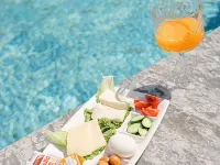 Swan Boutique Hotel Hotels near Myndus Gate
