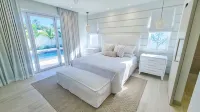 Luxe Private Pool Villa in Porters Place, Exclusive Beach Club Access, Gym & BBQ