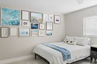 Beach Bungalow: Pet Friendly, Best Canal, Dock, Beach, Pool. Renovated in 2025