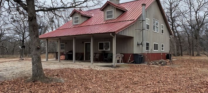 Hidden Cabin in the Woods Hotels in Osage County