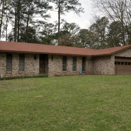 Charming 3-bedroom house in wonderful Jackson with AC, fitness room, WiFi
