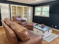 Pet friendly Spacious, modern, best location - 4-Star
